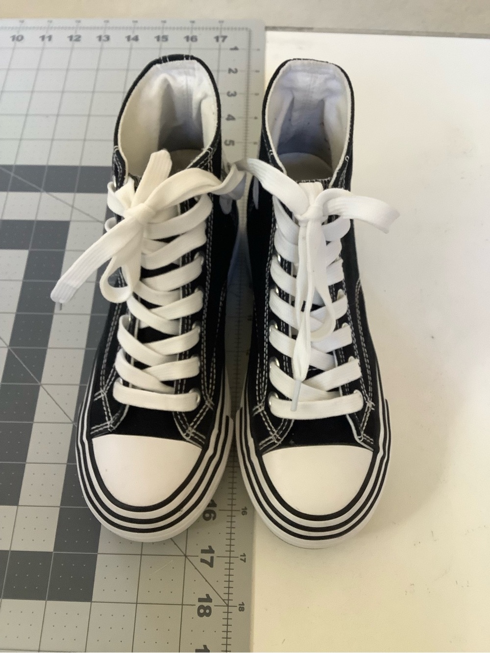 Women's High-Top Sneakers - Black & White Canvas - US Size 5 - Picture 2 of 8